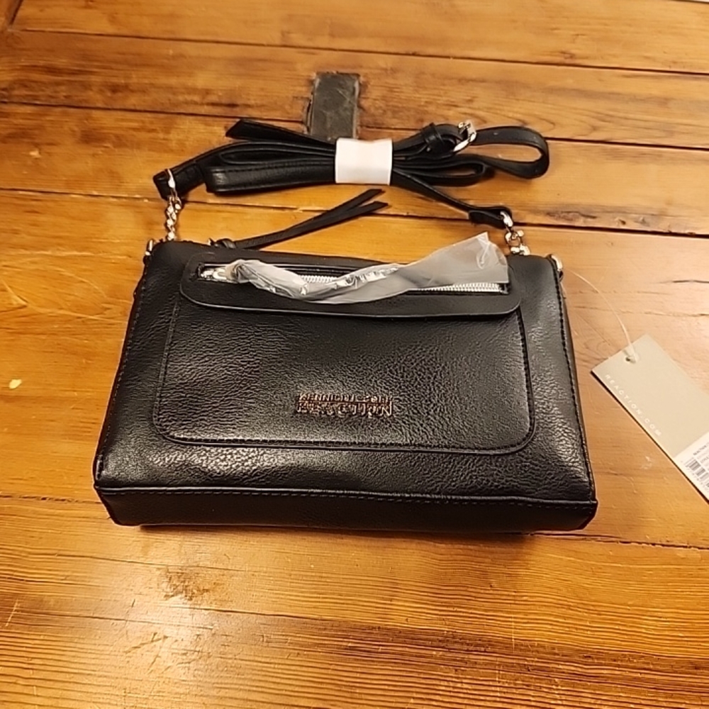 Kenneth Cole Reaction Black Faux Leather Crossbody Handbag Purse  9 inX 7 In New